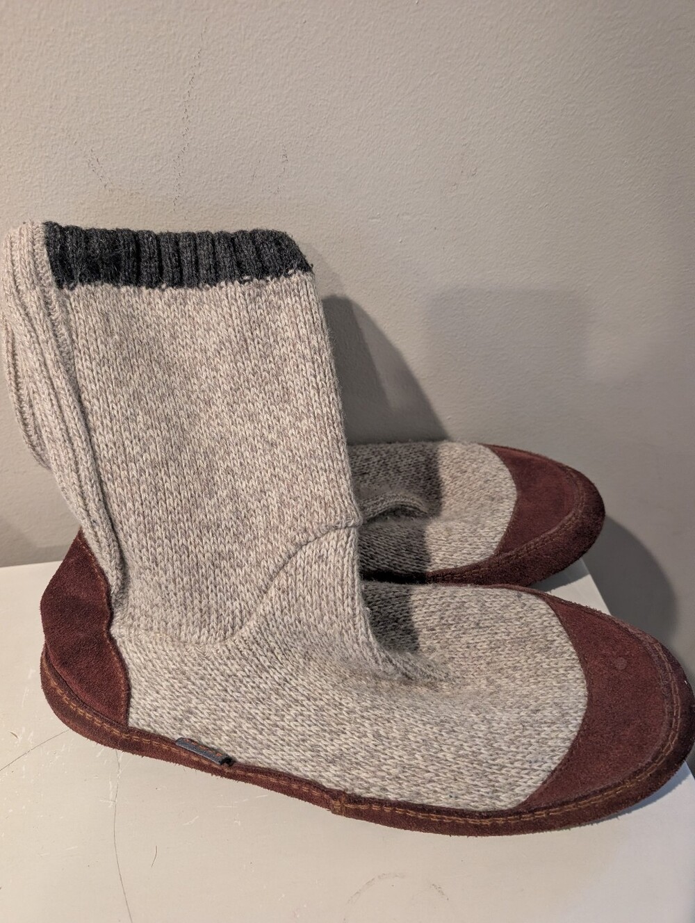 Acorn Mens Slippers Size 10.5